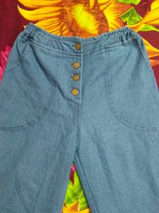 Size 30 Blue Jeans In Loose Pattern