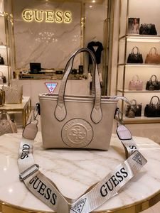 GUESS( COPY) *Premium Quality GUESS ( NO BOX &amp; DUS