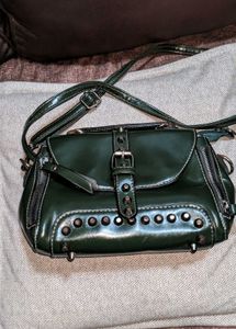 OLIVE GREEN SLINGBAG