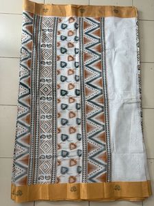 Stylish Saree with Geometric Print