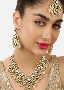 Elegant Kundan Jewellery Set