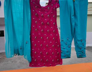 Elegant Pink Dress Suit
