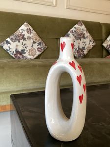 flower vase elegant and brand new