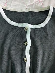 Chic Black Button-Up Crop Top