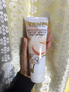 Exfoliating Rice Cleaning Facial Scrub