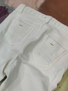 Chic White Jeans