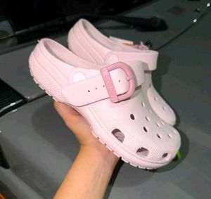 📍SALE📍Classic Buckle Crocs🎀