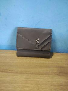 Stylish Tri-Fold Wallet