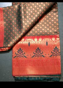 Exquisite Silk Saree with Intricate Weaving