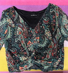 Stylish Paisley Print Crop Top