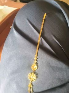 Elegant Gold Maang Tikka