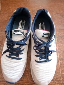 white sneaker 10 number