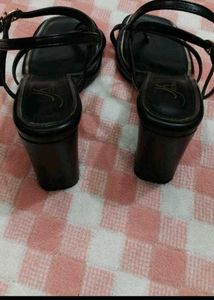 Elegant Black Heeled Sandals