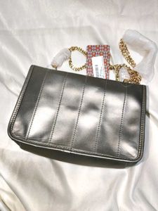 Chic Quilted Chain Sling Bag metallic silver