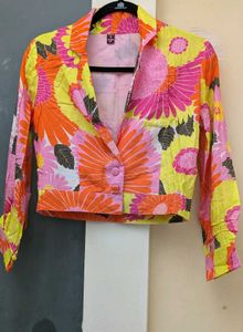 Vibrant Floral Print Cropped Jacket
