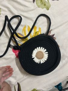 Cute Black Round Daisy Crossbody Bag