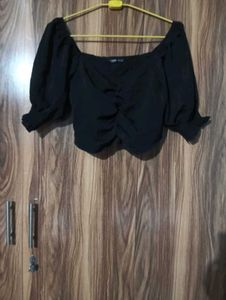 Chic Black Ruched Puff Sleeve Crop Top