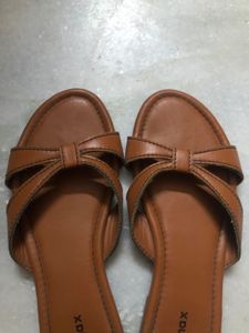 Tan Colour Bow Slippers