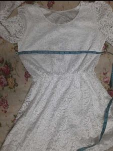 Elegant White Lace midi Dress