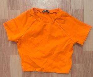 🍊 Bright Orange Cropped Tee 𝜗𝜚˚⋆