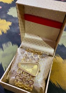 Elegant Gold Tone Chain Watch