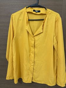 Elegant Yellow Button-Up shirt