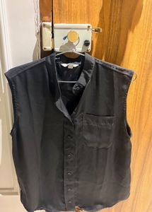 H&amp;M Sleek Black Sleeveless Button-Up Top
