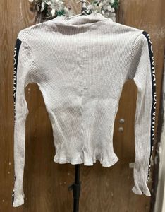 Fitted Ripped T-shirt with zipper