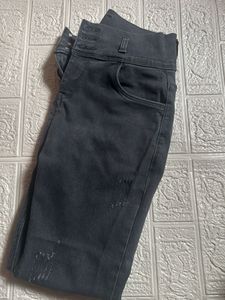 Chic Dark Wash Ripped Jeans