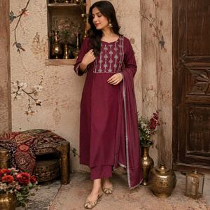 🇳🇿💫❤️Elegant Maroon Kurta Set with Dupatta