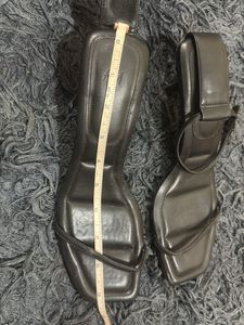 Chic Black Strappy Square Toe Sandals