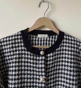 Chic Houndstooth Knit Cardigan