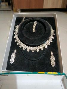 Sparkling Rhinestone Necklace & Earring Set
