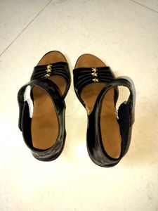 Cute Black Star Sandals