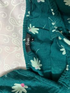 Cute Green Daisy Print Top
