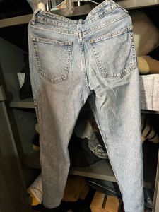 Ripped Light Wash Jeans straight fit