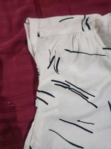 Stylish White Graphic Print Top