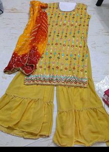 bust 40 Yellow Embroidered Kurta Set with Dupatta