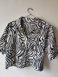 🖤✨ Abstract Monochrome Short Shirt ✨🤍