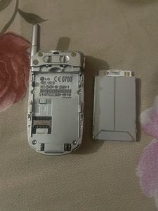 Vintage LG U8110 Flip Phone