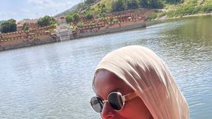 Stylish Oval Sunglasses