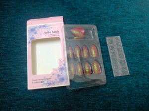 Makeup Brush Set &amp; False Nails+ instant soap