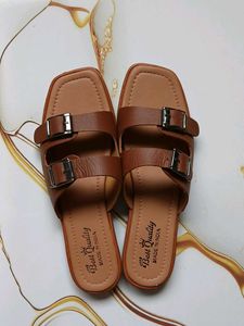 Stylish Buckled Flat Sandals