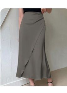 Elegant Grey Satin Skirt