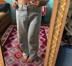 Urbanic light wash jeans