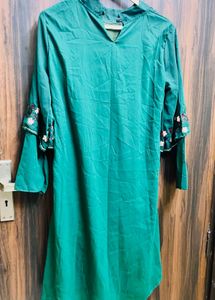 Elegant Emerald Green Embroidered Kurta