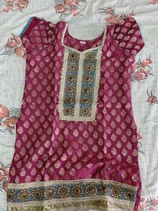 Beautiful Embellished Kurta with moti work