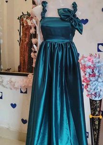 Elegant Teal Satin Gown with Bow Detail