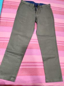 Men's olive Chinos