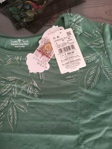 Green Printed cotton  T-SHIRT 👕